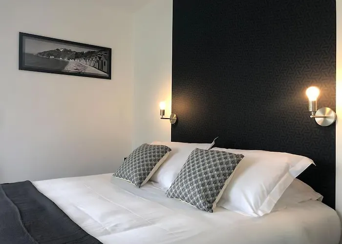 Le Rocher Aparthotel Valognes